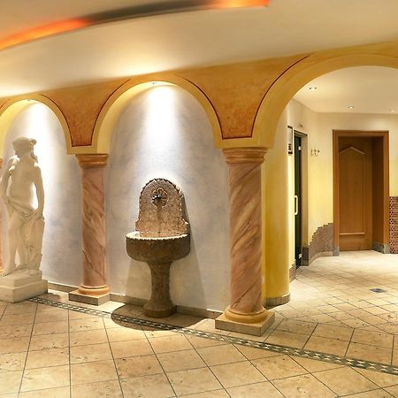Hotel Maria Theresia Silandro Extérieur photo