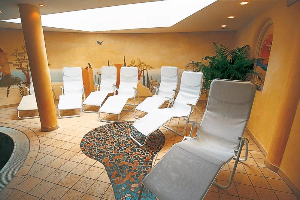 Hotel Maria Theresia Silandro Extérieur photo