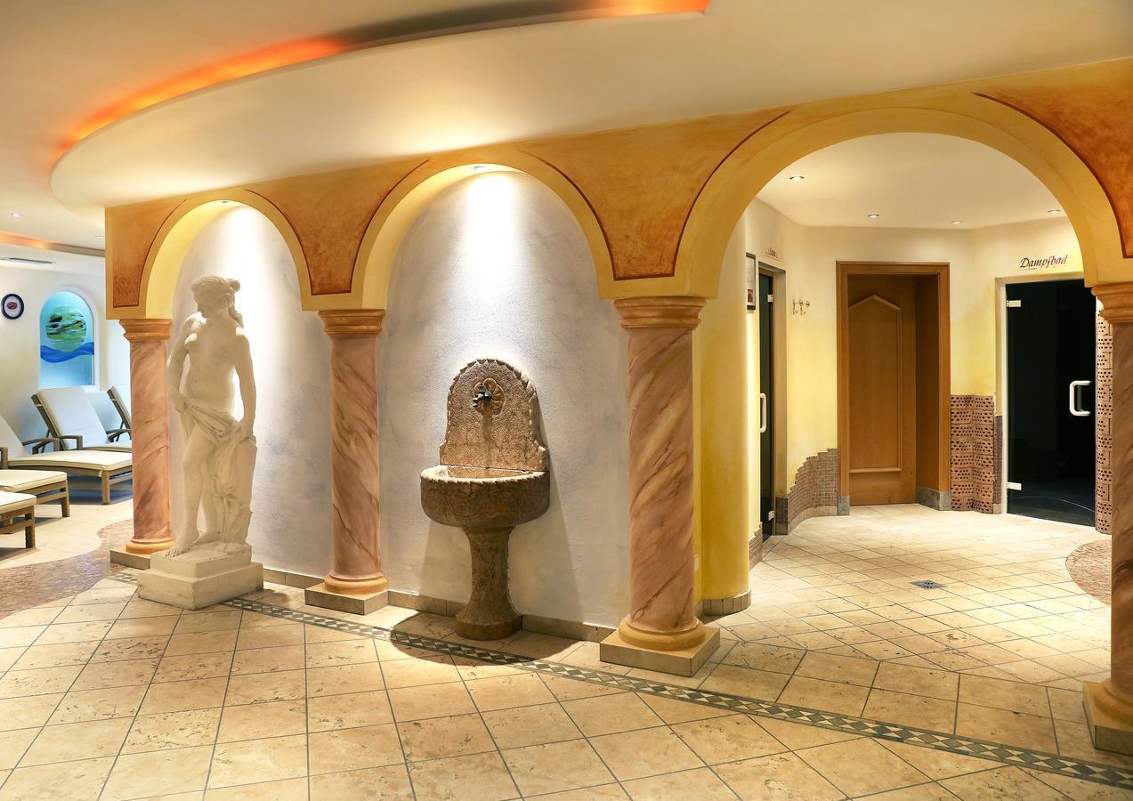 Hotel Maria Theresia Silandro Extérieur photo