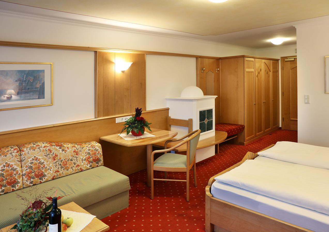 Hotel Maria Theresia Silandro Extérieur photo