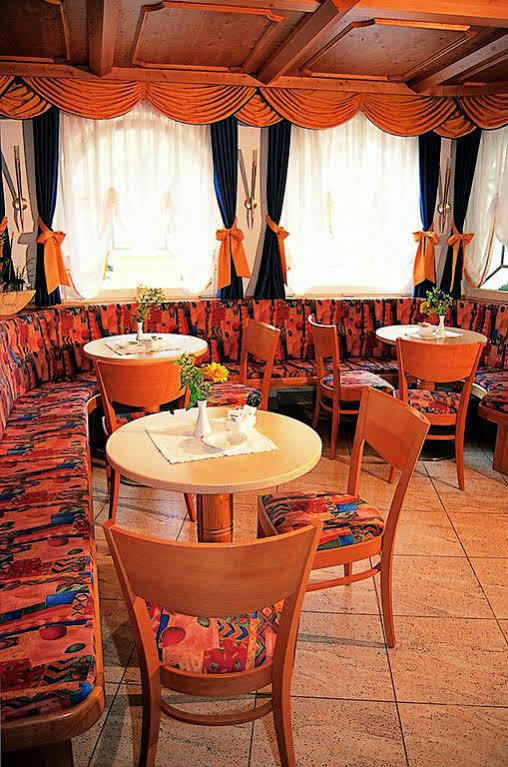 Hotel Maria Theresia Silandro Extérieur photo