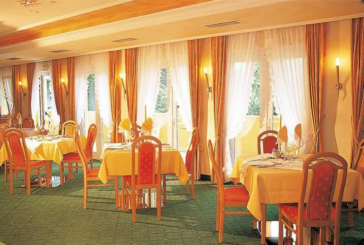 Hotel Maria Theresia Silandro Extérieur photo