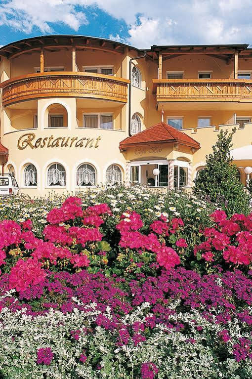 Hotel Maria Theresia Silandro Extérieur photo